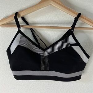 Nike black & white sports bra size small